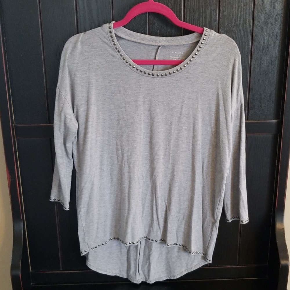 Grey top